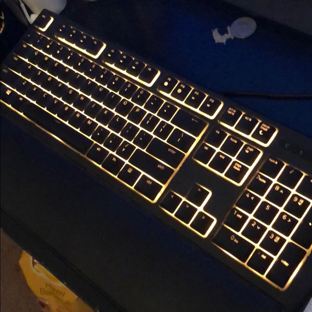 Razor keyboard changes different colors - Picture 2 of 8